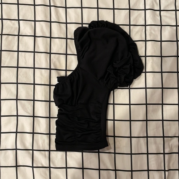 Princess Polly Black Ruffle Top-Size 6 - Picture 3 of 4